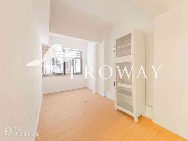Mid Levels Central - Mountain View Court 05