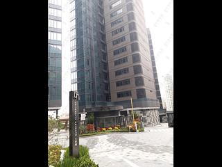 Mid Levels West - University Heights Tower 1 03