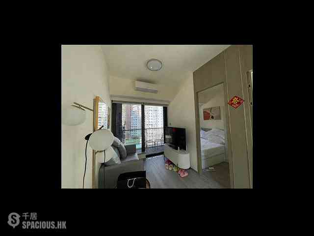 Sai Ying Pun - The Queens 03