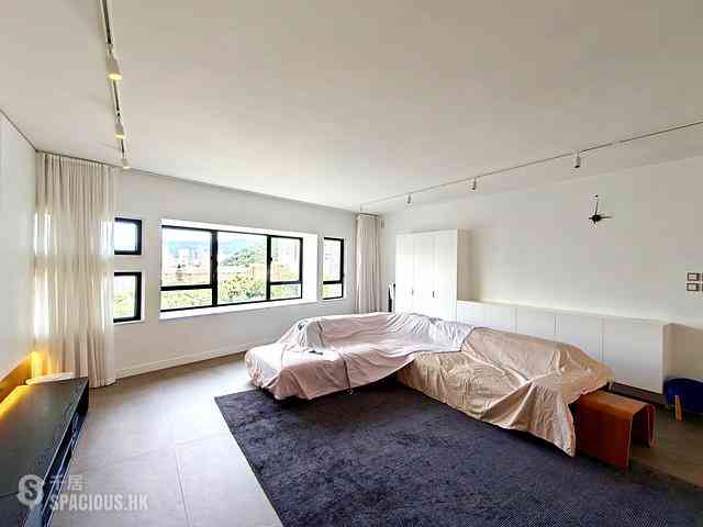 Mid Levels Central - Birchwood Place 03
