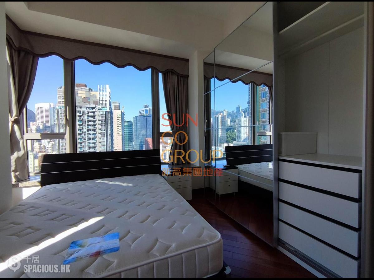 Wan Chai - The Avenue 01