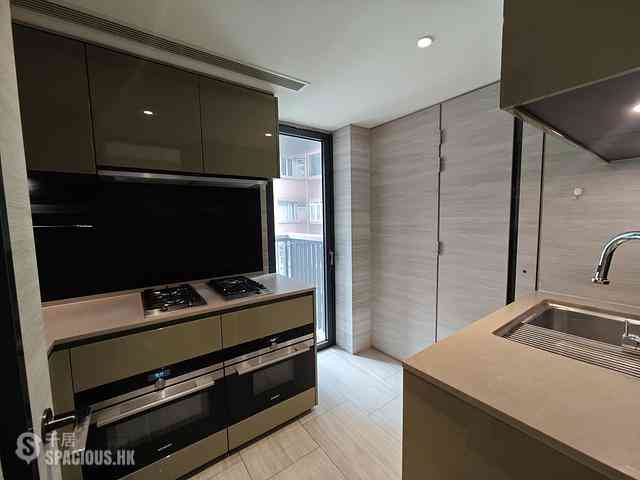 North Point - Fleur Pavilia Tower 1 09