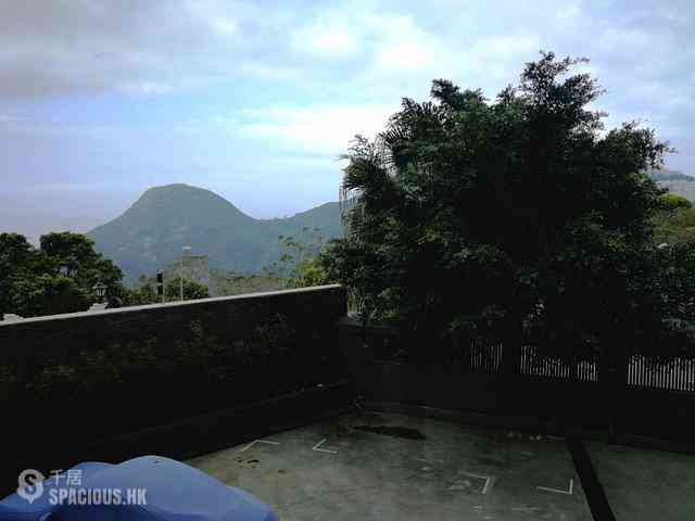 The Peak - Vivian Court 01