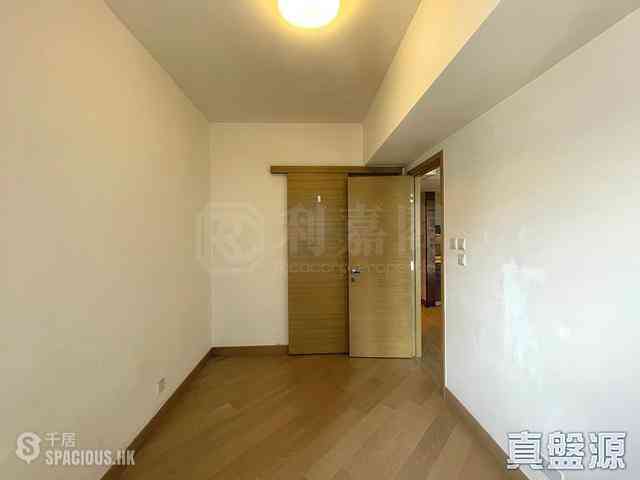 Tseung Kwan O - The Wings Ocean Wings Block 6A 02