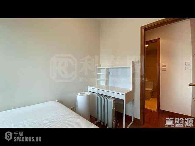 West Kowloon - The Arch Moon Tower (Block 2A) 02