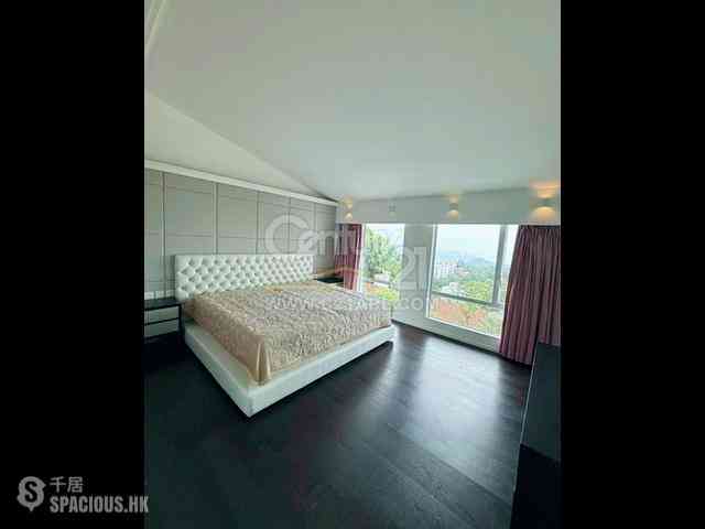 The Peak - Strawberry Hill 07