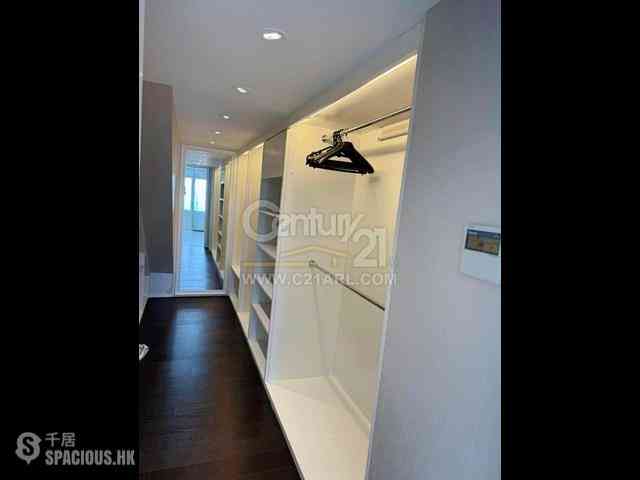 The Peak - Strawberry Hill 08
