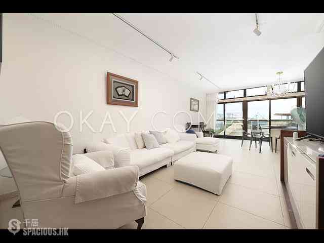 Chung Hom Kok - Pinewaver Villas 01