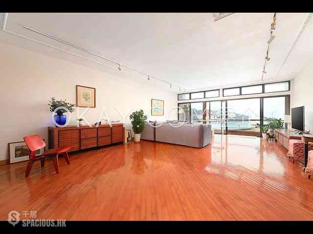Chung Hom Kok - Pinewaver Villas 06