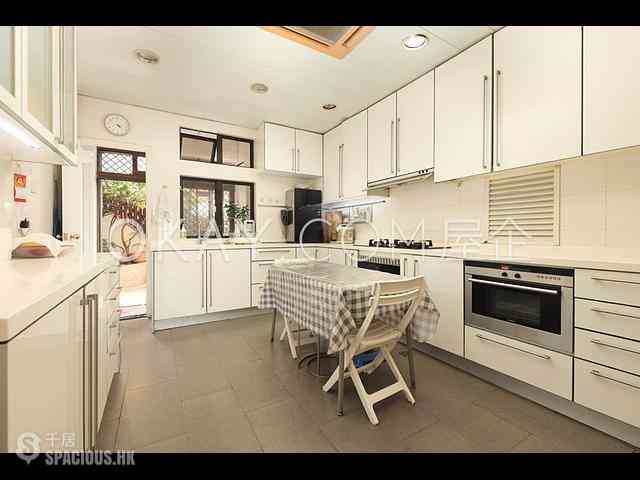 Chung Hom Kok - Pinewaver Villas 08