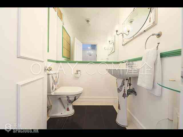 Chung Hom Kok - Pinewaver Villas 10