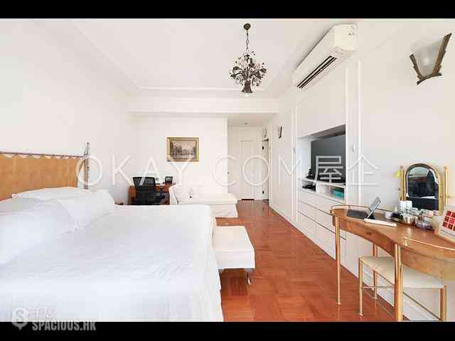 Chung Hom Kok - Pinewaver Villas 12