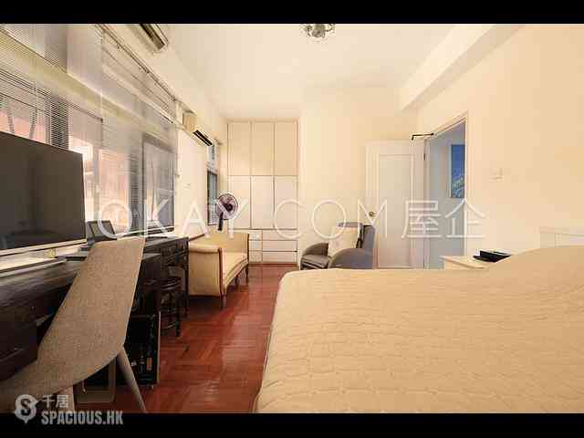 Chung Hom Kok - Pinewaver Villas 14
