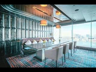 Wan Chai - The Gloucester 11