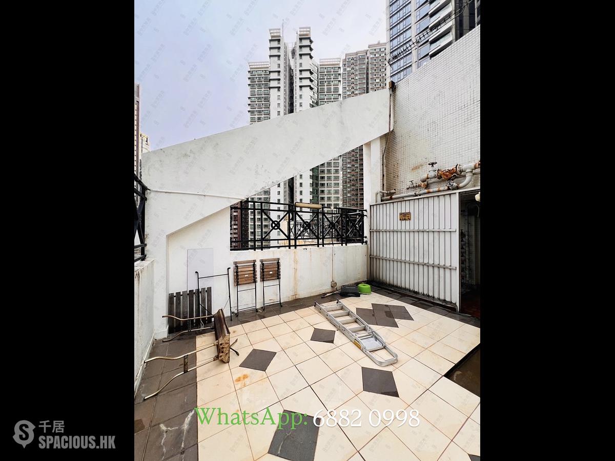 Mid Levels Central - Windsor Court 01