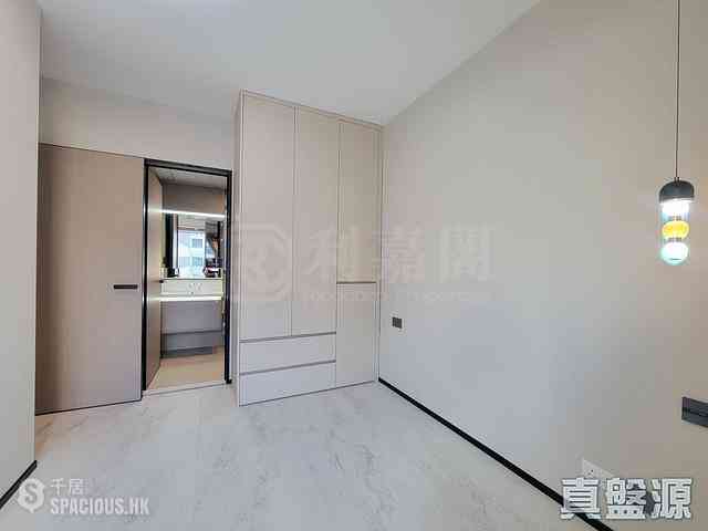 Tsim Sha Tsui - The Victoria Towers 11