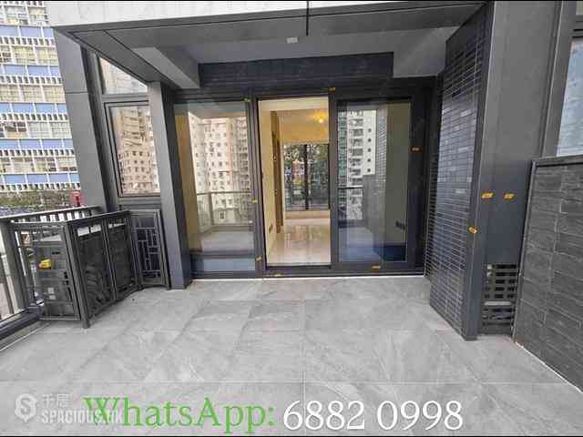 Sai Ying Pun - The Queens 02
