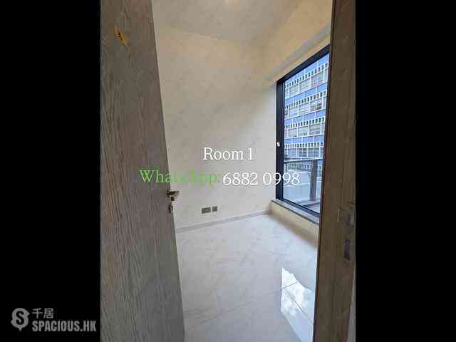 Sai Ying Pun - The Queens 06