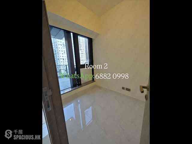 Sai Ying Pun - The Queens 07