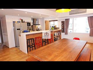 Mid Levels Central - Robinson Heights Block 2 02