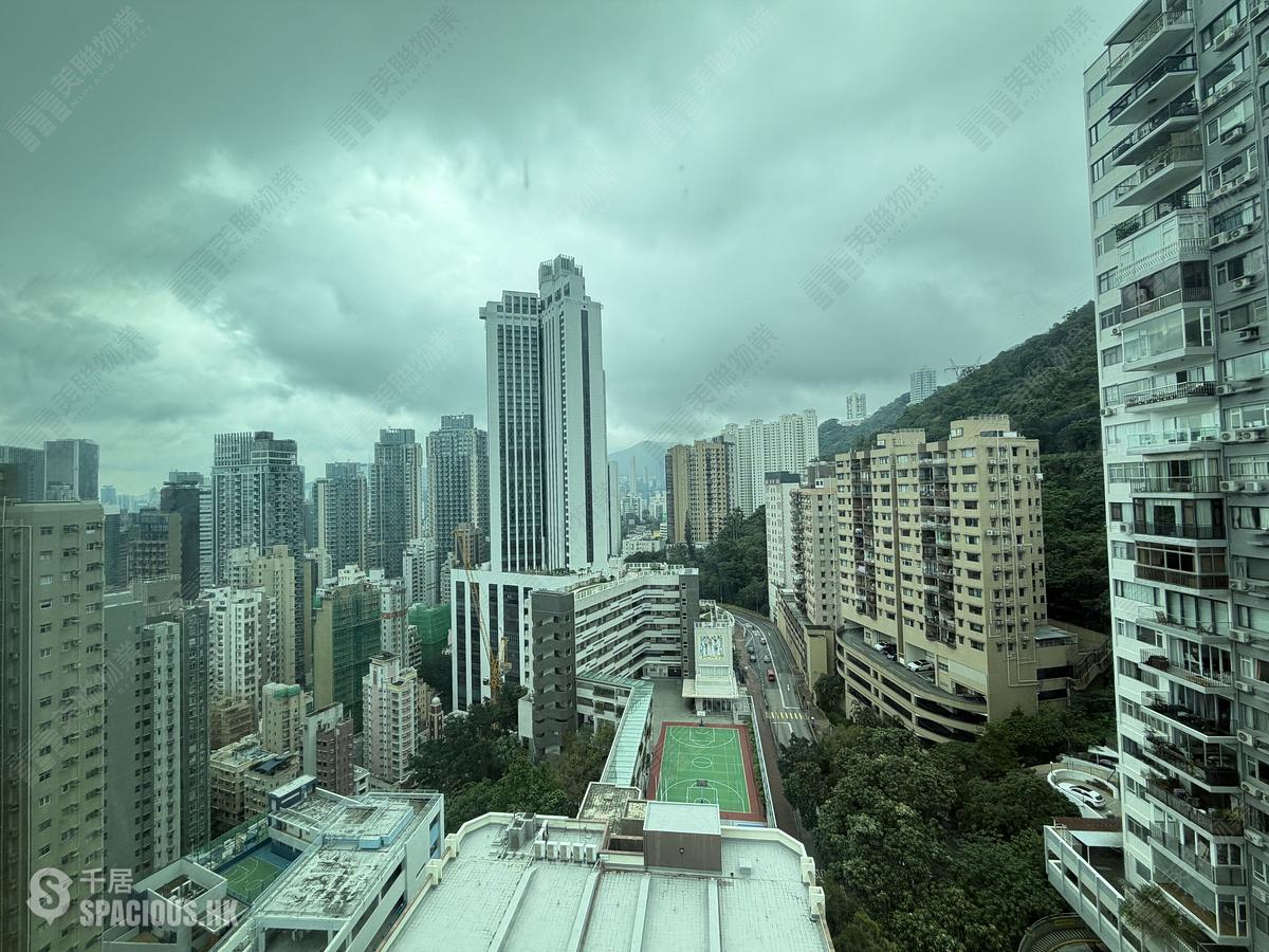 Wan Chai - Royal Court 01