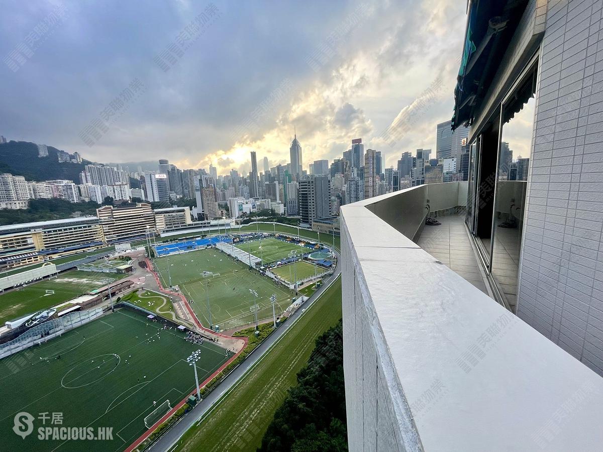 Happy Valley - Race Tower 01