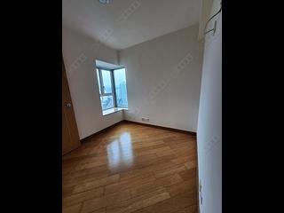 Tai Kok Tsui - Harbour Green Tower 5 04