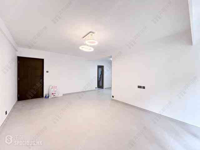 Wan Chai - Phoenix Court Block 1 04