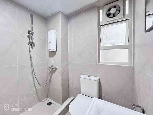 Wan Chai - Phoenix Court Block 1 11