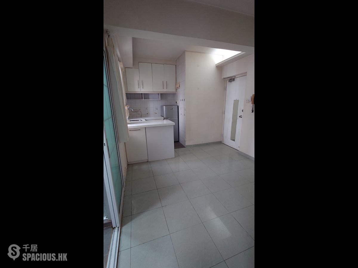 Sheung Wan - Kam Ho Mansion 01