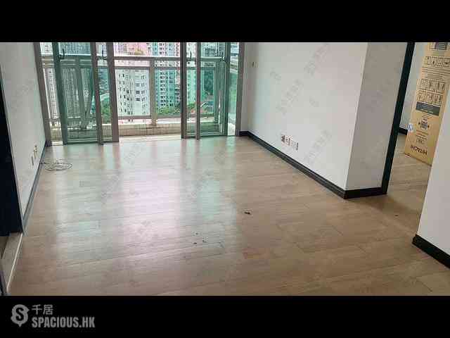 Sai Ying Pun - Centre Place 04