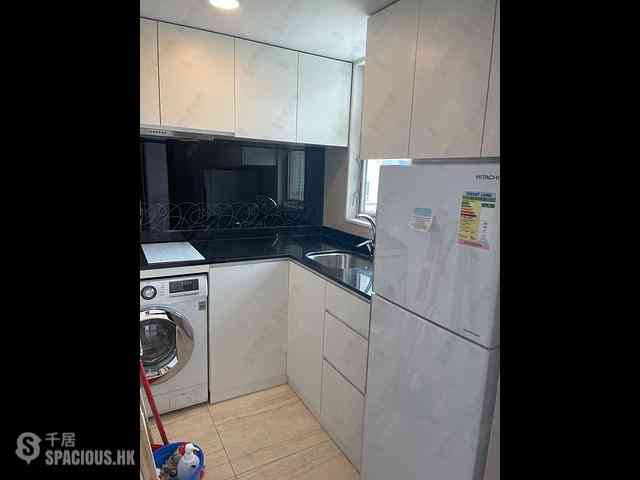 Sai Ying Pun - Centre Place 08