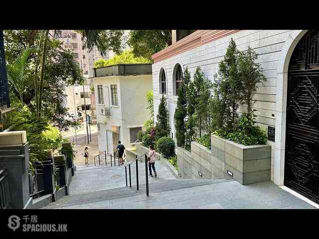 Sai Ying Pun - The Summa Block 2 15