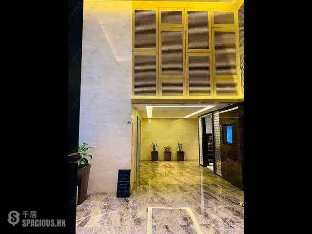 Sai Ying Pun - The Summa Block 2 16