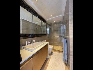 Sai Ying Pun - The Summa Block 2 25