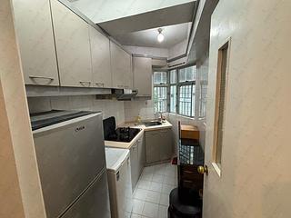 Mid Levels Central - Windsor Court 02