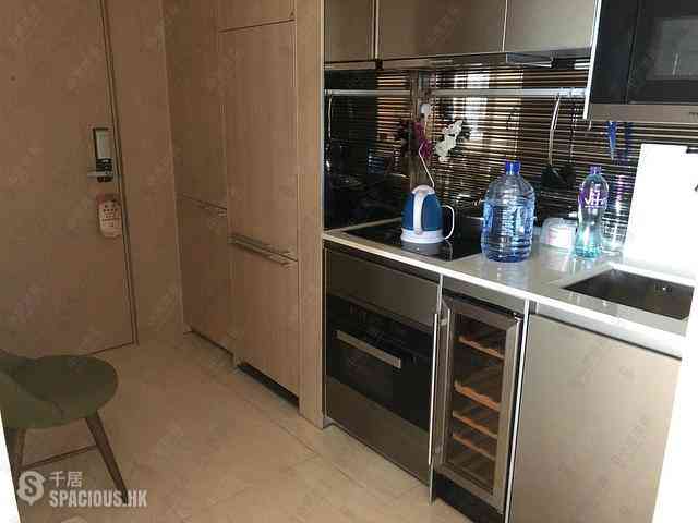 Sai Ying Pun - King's Hill 09