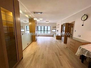 Mid Levels Central - Elegant Terrace 02
