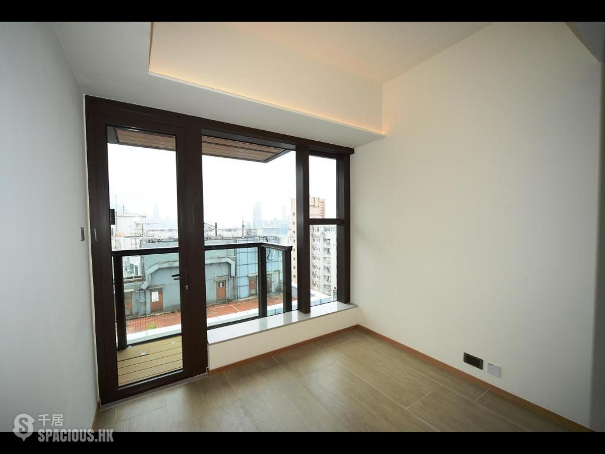 North Point - One Prestige 01