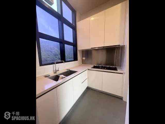 Repulse Bay - Helene Tower 06