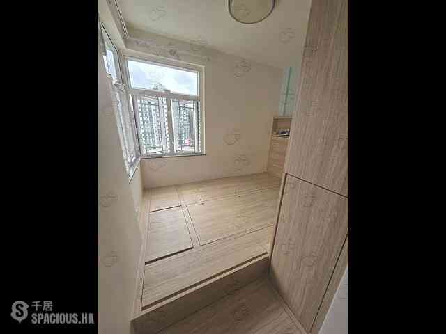 Quarry Bay - Nan Fung Sun Chuen Block 4 07