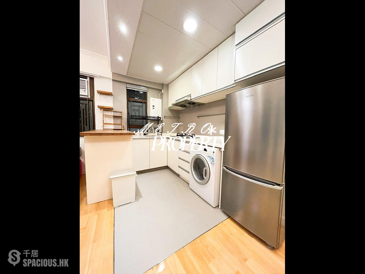 Sai Ying Pun - Golden Phoenix Court 01