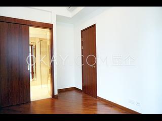 Wan Chai - The Avenue Phase 2 03