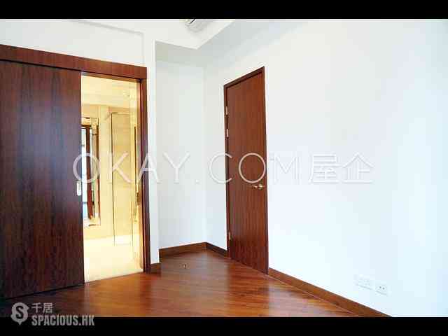 Wan Chai - The Avenue Phase 2 03