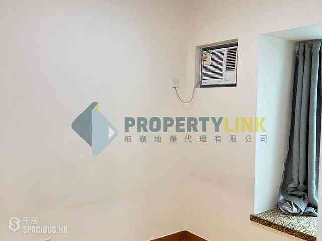 Sheung Wan - Queen's Terrace 04