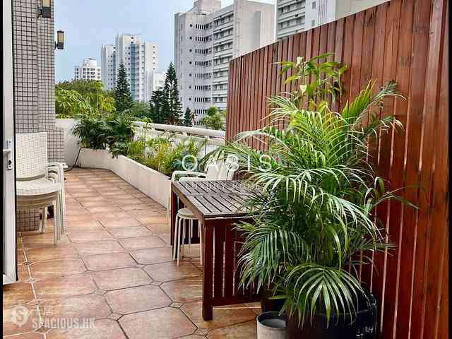 Pok Fu Lam - Albany Court 01