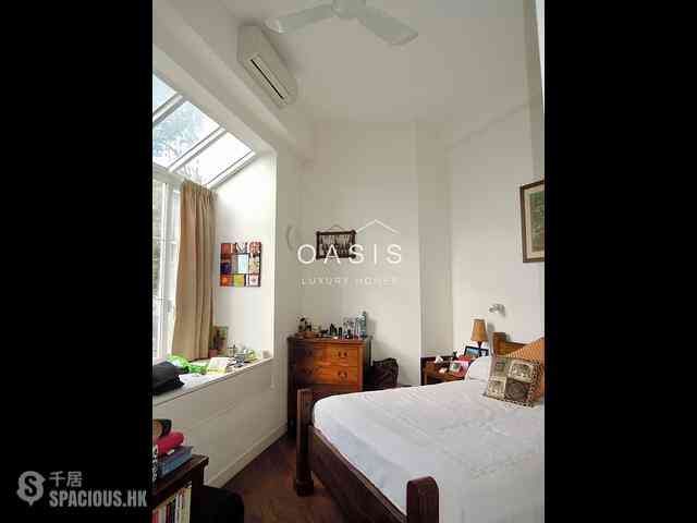 Pok Fu Lam - Albany Court 12