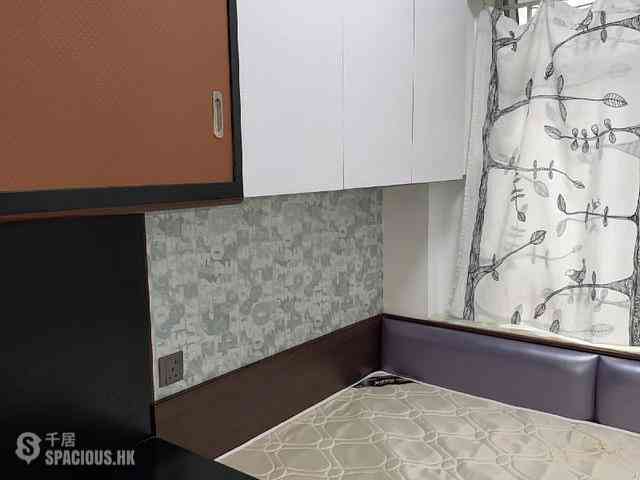 Wan Chai - Yick Shing Mansion 06