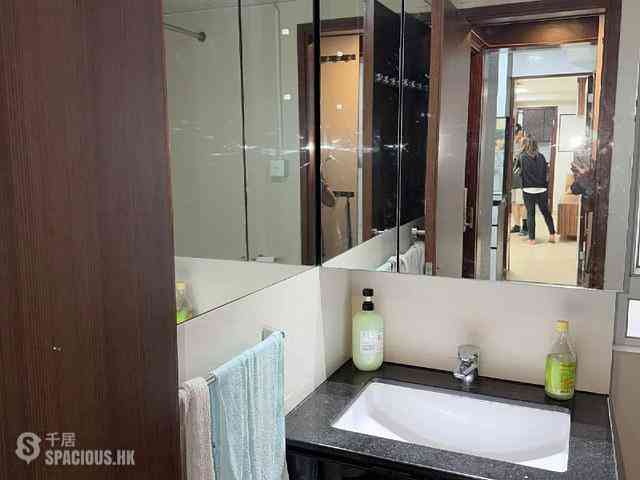 Wan Chai - Yick Shing Mansion 12