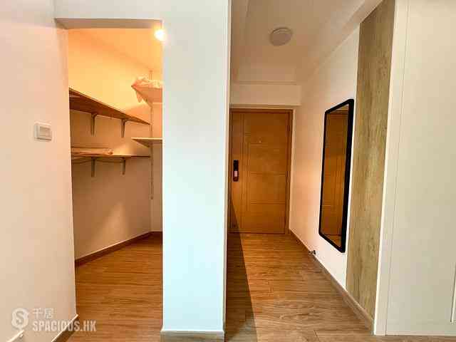 Wan Chai - Royal Court 03